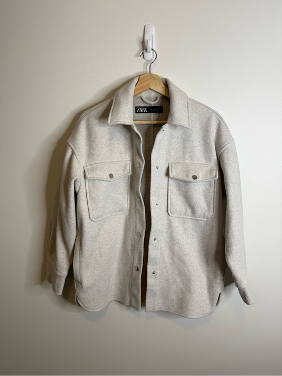 Zara Jackets & Blazers - Zara Cream Utility Shacket with Front Flap Pockets sweater jackets size xs